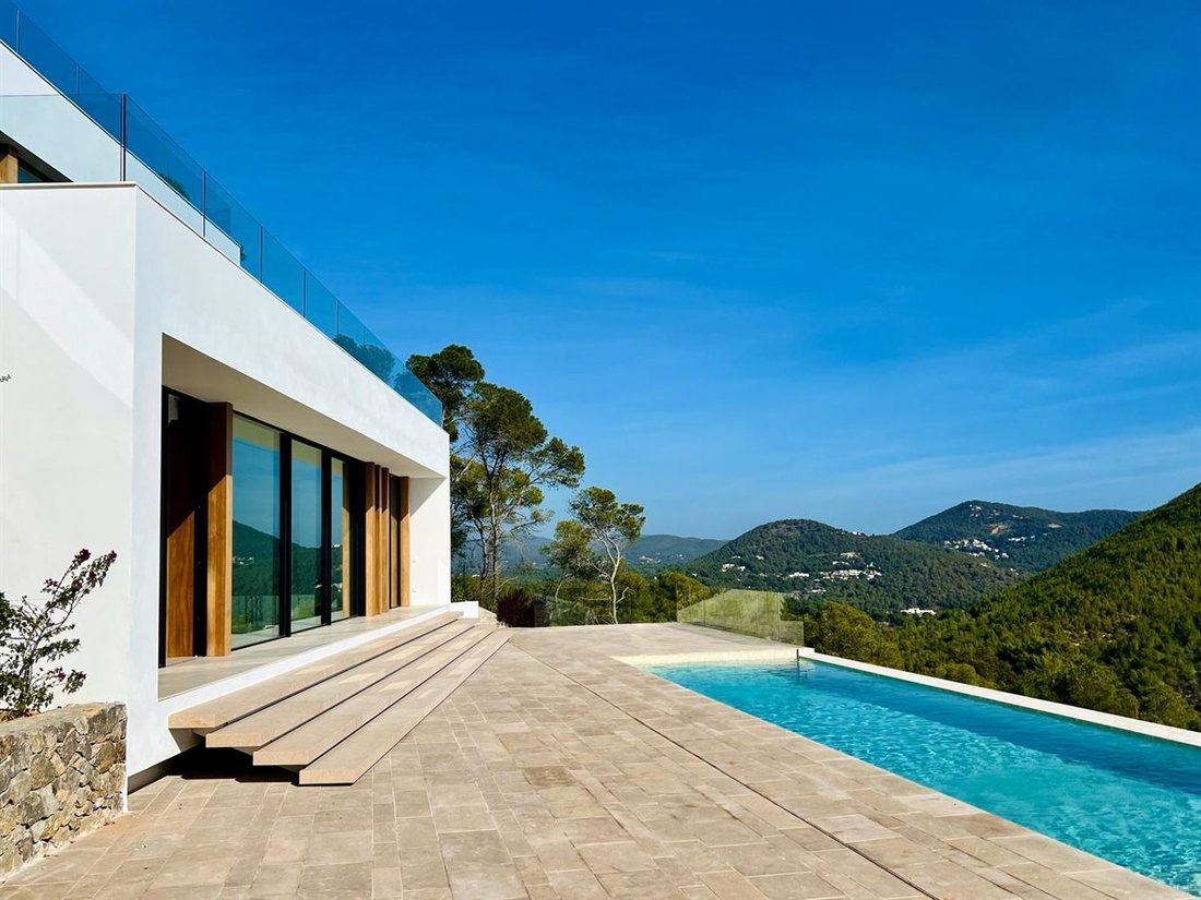 Villa in Roca Llisa, Santa Eularia des Riu, Balearic Islands 4 - 15384309