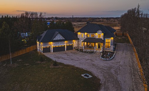 House in Hamilton, Ontario, Canada 1
