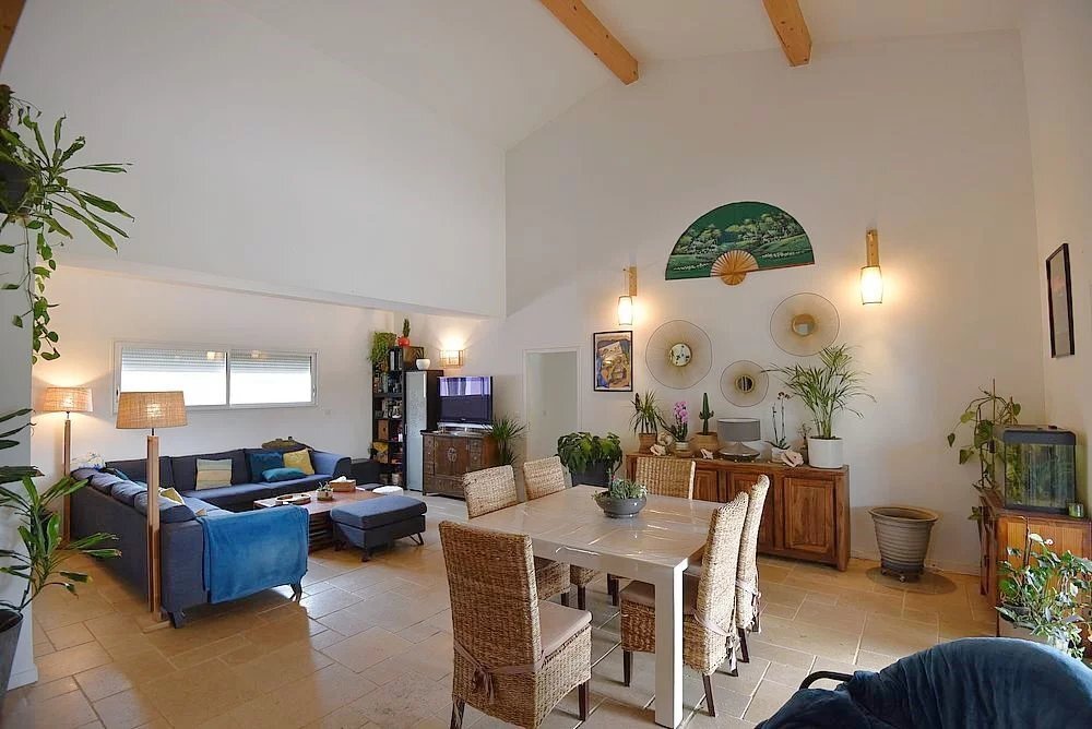 Villa in Saint-Paul-en-Forêt, Provence-Alpes-Côte d'Azur, France 5 - 15379484