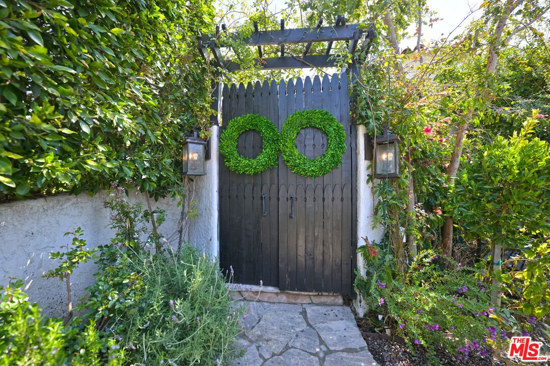 House Los Angeles In Los Angeles, California, United States For Sale