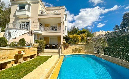 House in Dione, Pikermi, Attica 1