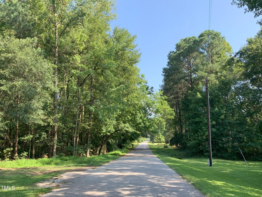 Fuquay-Varina, North Carolina, United States 3 - 15380667