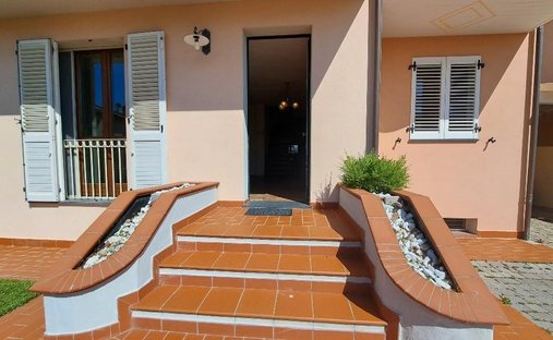 Villa in Ghezzano-Colignola Mezzana-Campo, Cascina, Tuscany 1