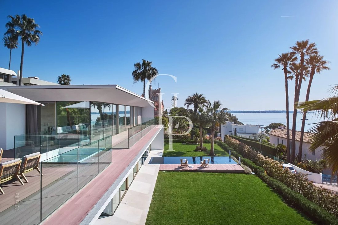 Villa in Cannes, Provence-Alpes-Côte d'Azur, France 2 - 15380844