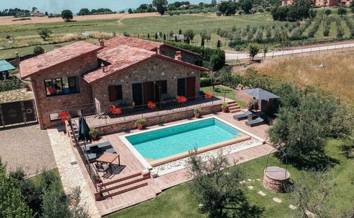 Villa in Castiglione del Lago, Umbria, Italy 1