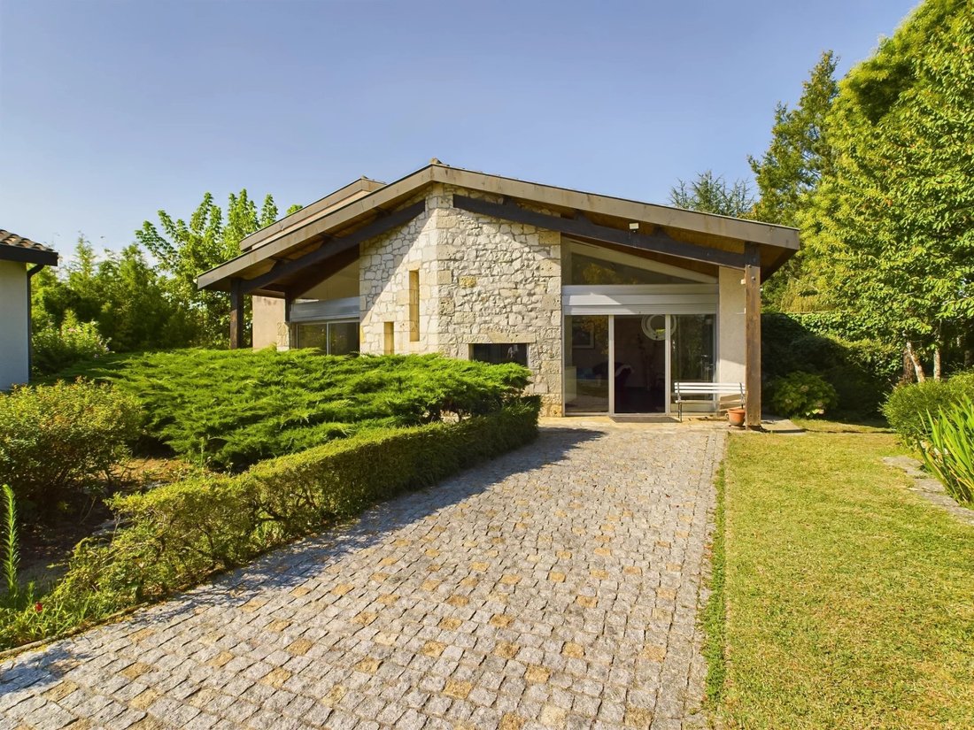 House in Laroque-Timbaut, Nouvelle-Aquitaine, France 2 - 15227907