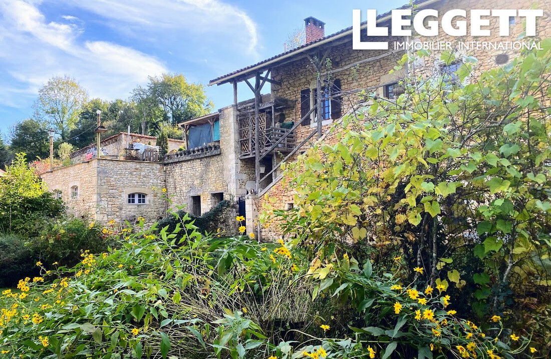 House in Chasseneuil-sur-Bonnieure, Nouvelle-Aquitaine, France 2 - 14828758