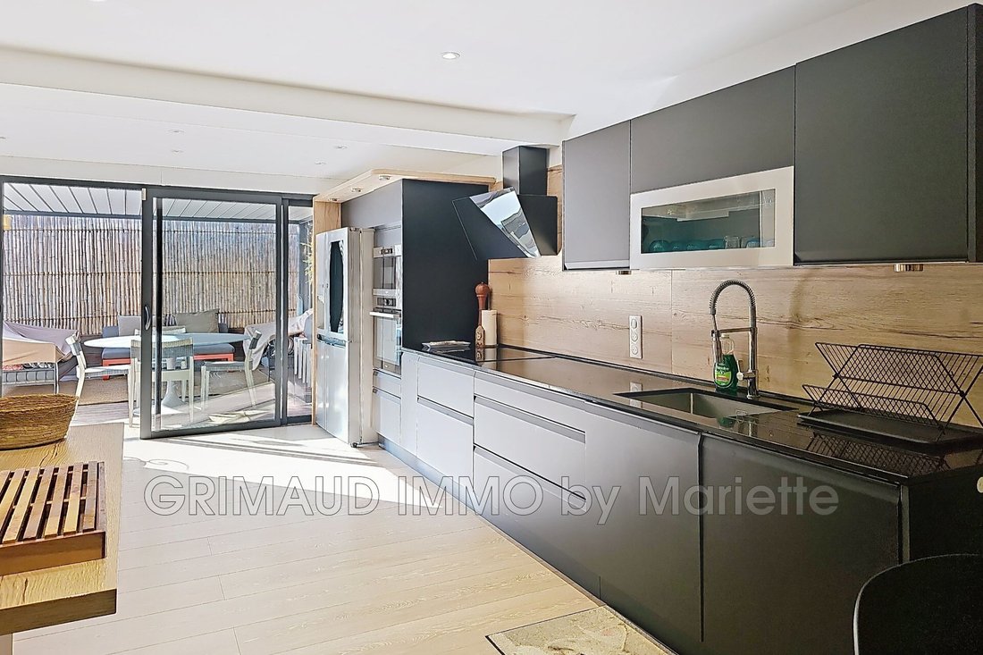 Villa in Grimaud, Provence-Alpes-Côte d'Azur, France 2 - 15386377