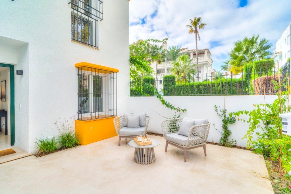 Villa in Golden Mile, Andalusia, Spain 1 - 15383333