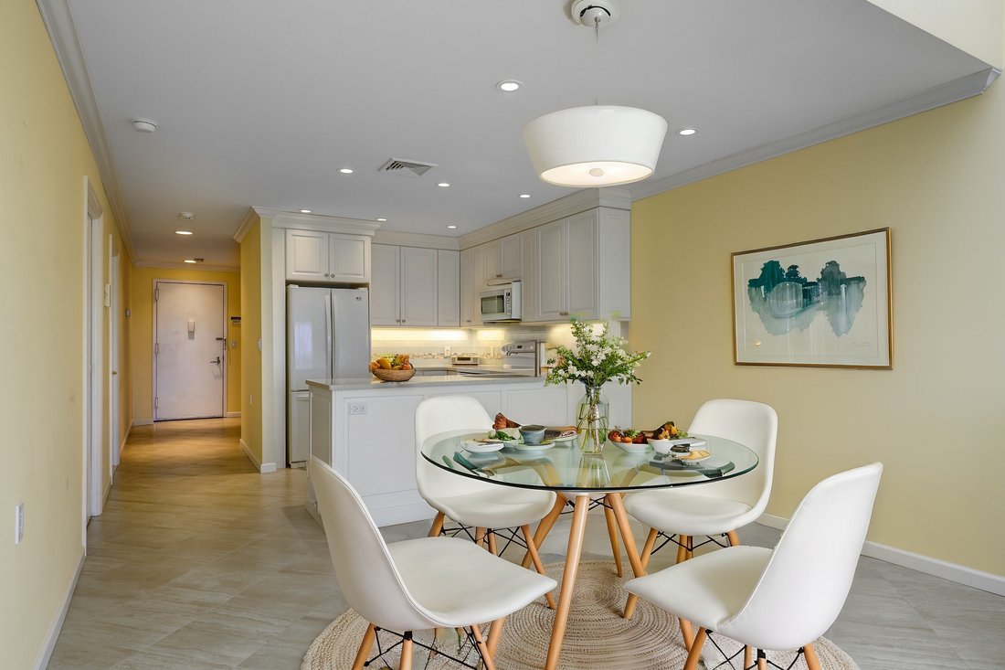 Condo in Port Washington, New York, United States 2 - 15383457