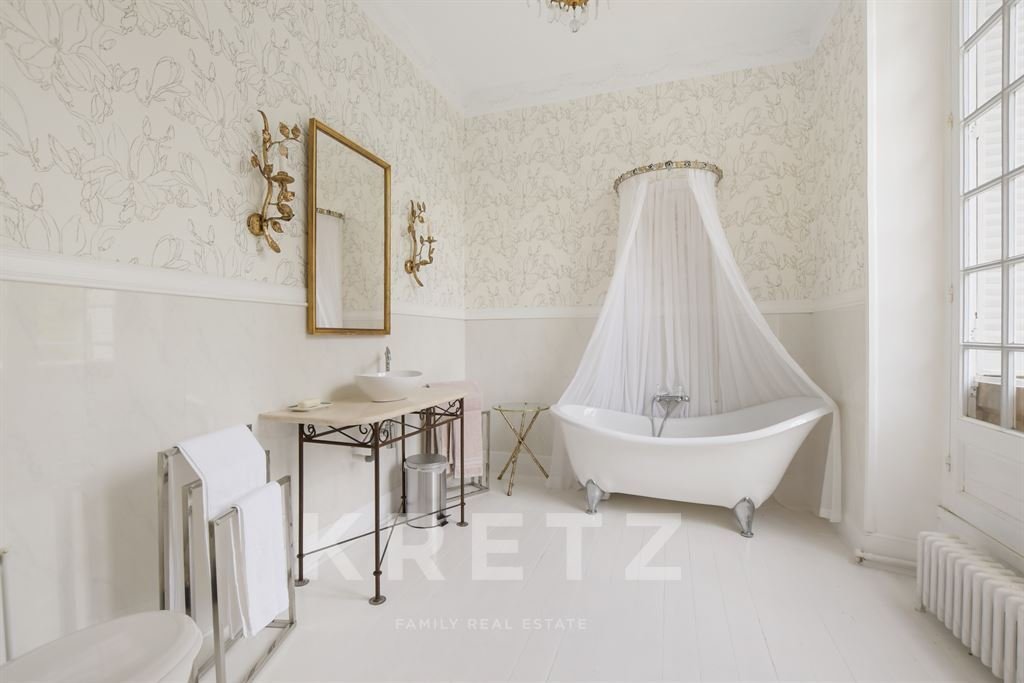 Château des Rêves Dorés: A Neoclassical Jewel in Quercy’s Golden Light - 5