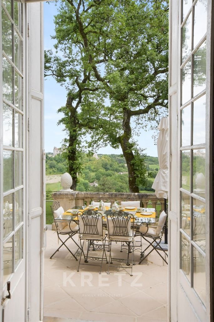 Château des Rêves Dorés: A Neoclassical Jewel in Quercy’s Golden Light