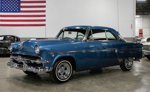 "Fantastic Ford" in Commerce twp, United States 1