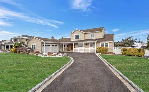 House in Babylon, New York, United States 1