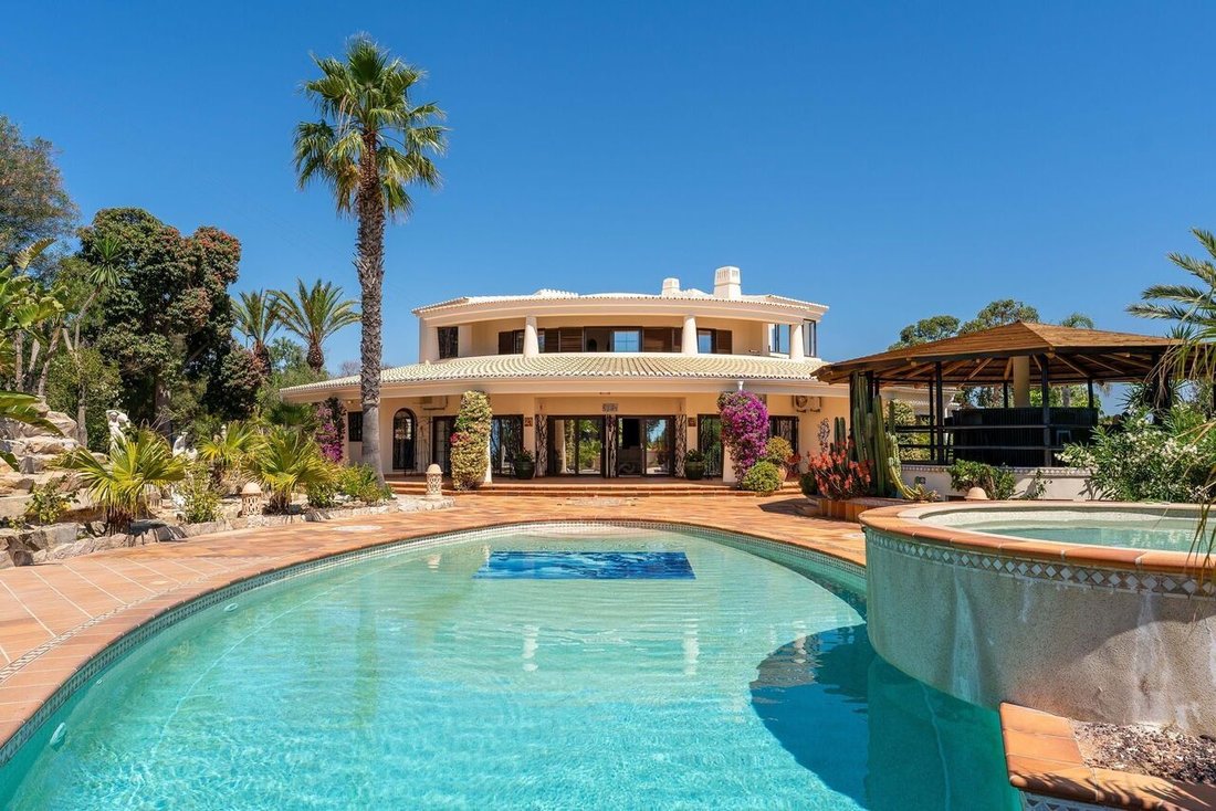 House in Lagoa e Carvoeiro, Algarve, Portugal 1 - 15386008
