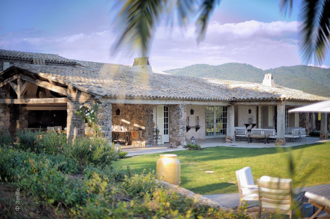 House in Les Adrets-de-l'Estérel, Provence-Alpes-Côte d'Azur, France 2 - 10309393