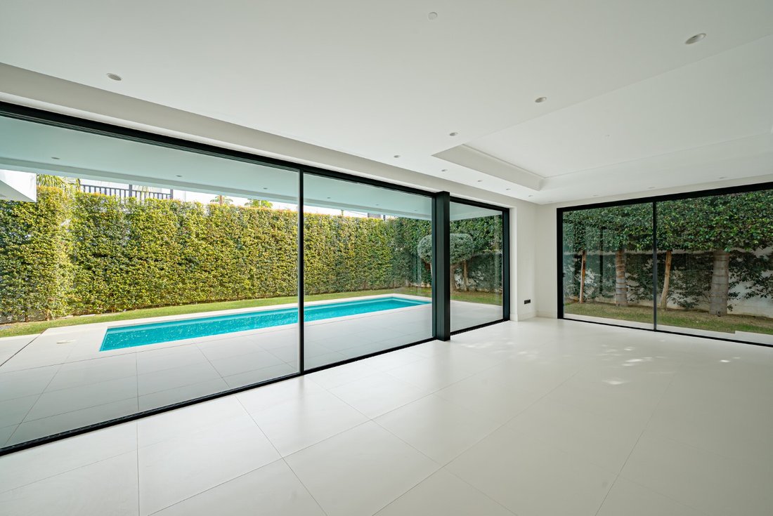 Villa in Golden Mile, Andalusia, Spain 5 - 15384240
