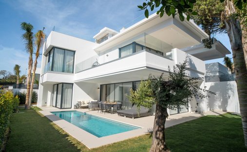 Villa in Golden Mile, Andalusia, Spain 1