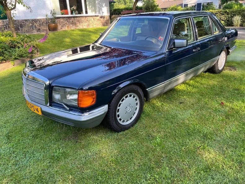 Sedan in Glendale, United States 1 - 15384488