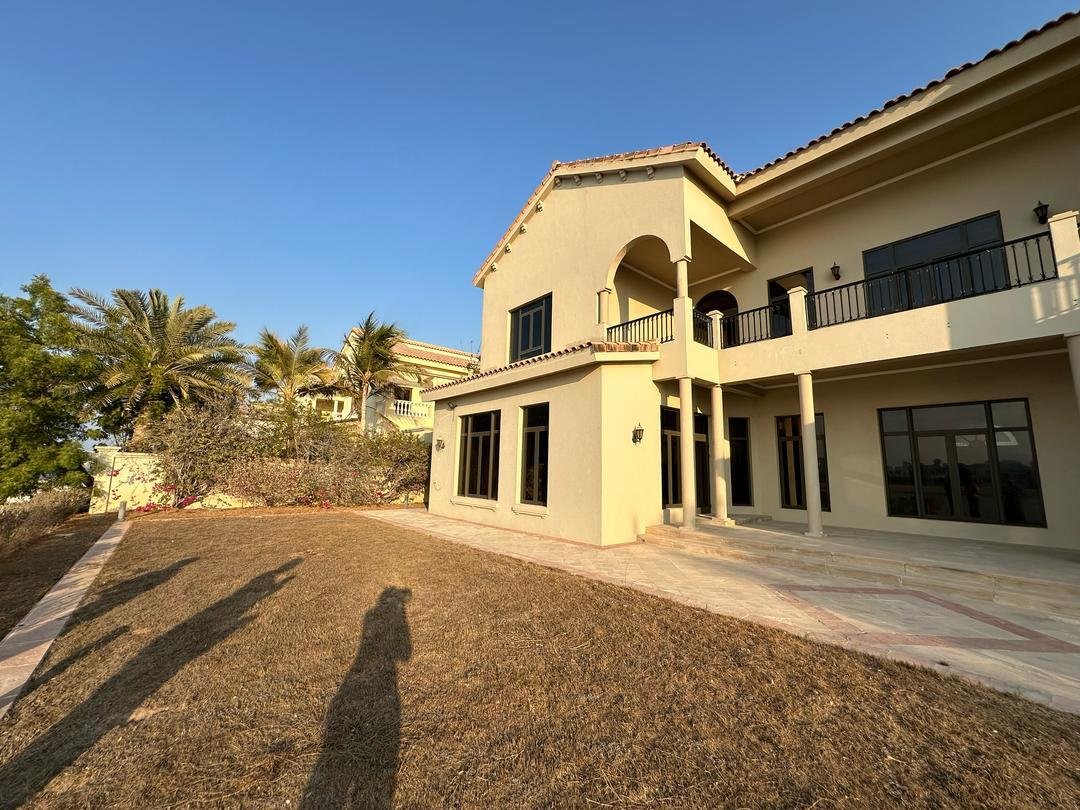 Villa in Palm Jumeirah, Dubai, United Arab Emirates 2 - 15388648