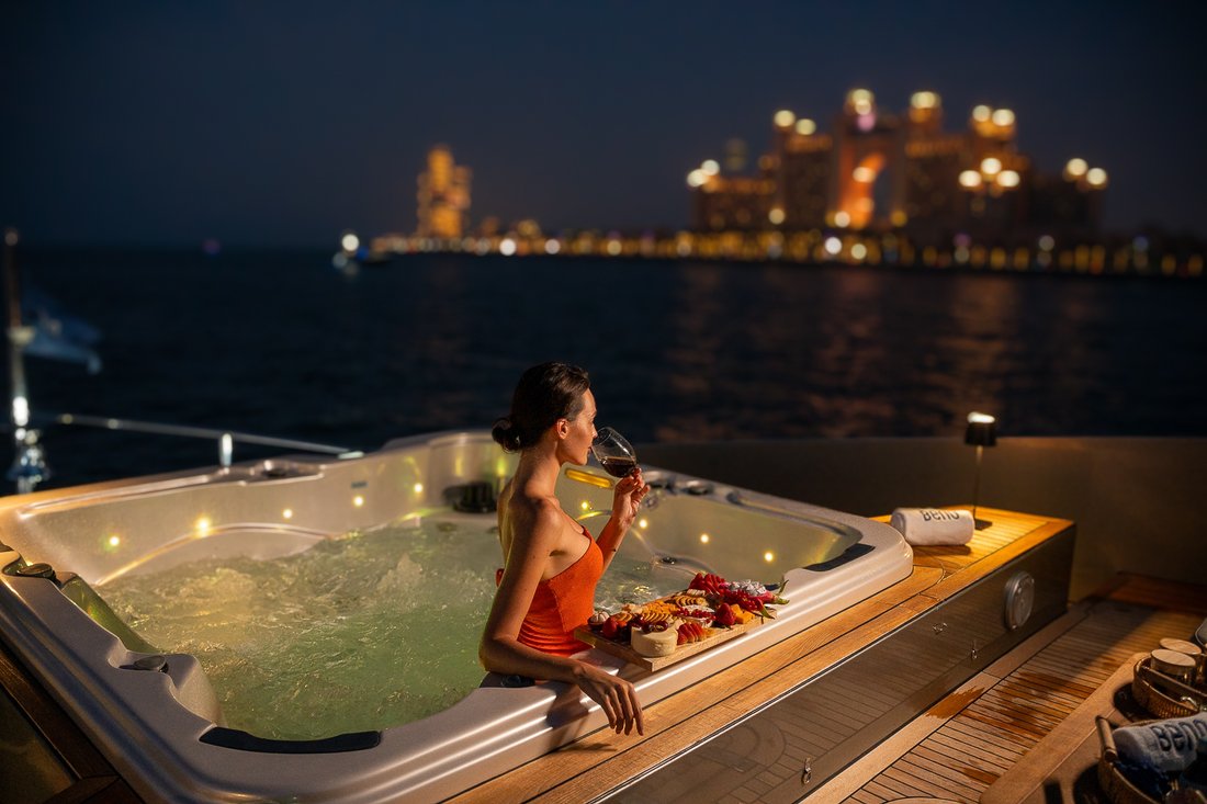 Yacht in Dubai, Dubai, United Arab Emirates 4 - 15388644