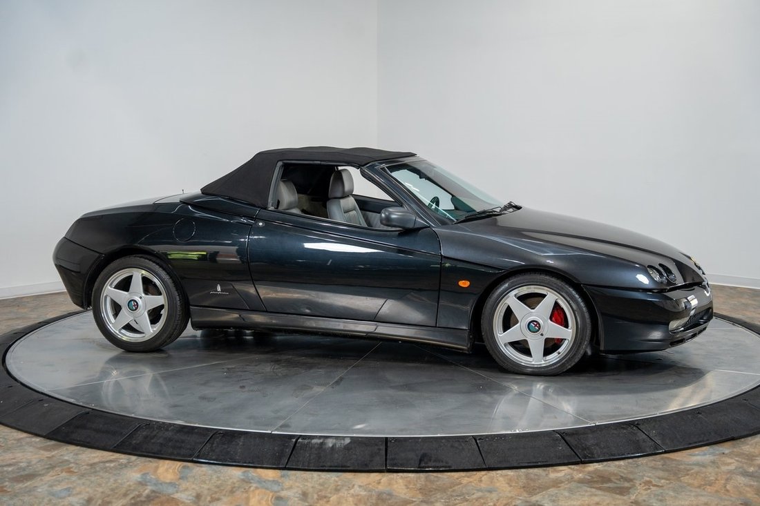 2001 Alfa Romeo Spider 916 in Olivette, Missouri, United States 4 - 12872775