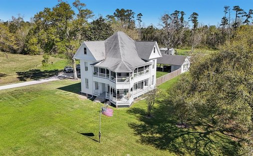 House in Anahuac, Texas, United States 1