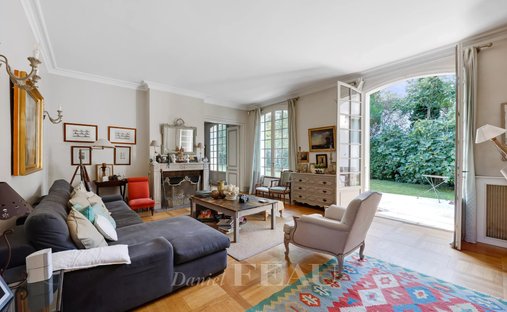 House in Clagny-Glatigny, Versailles, France 1
