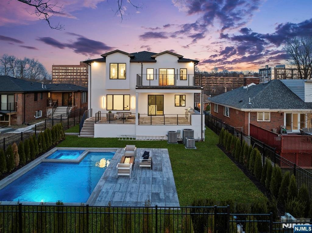 House in Fort Lee, New Jersey, United States 2 - 15153809