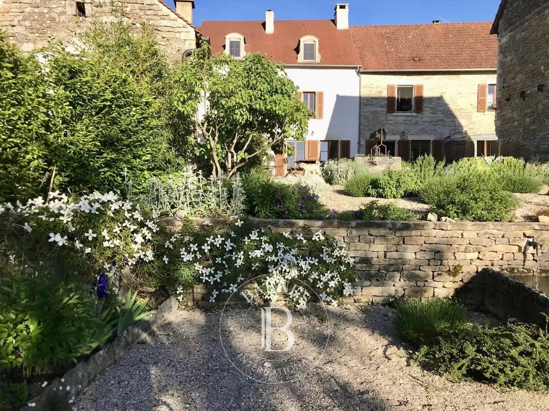 House in Mont-Saint-Jean, Bourgogne – Franche-Comté, France 1 - 15389313