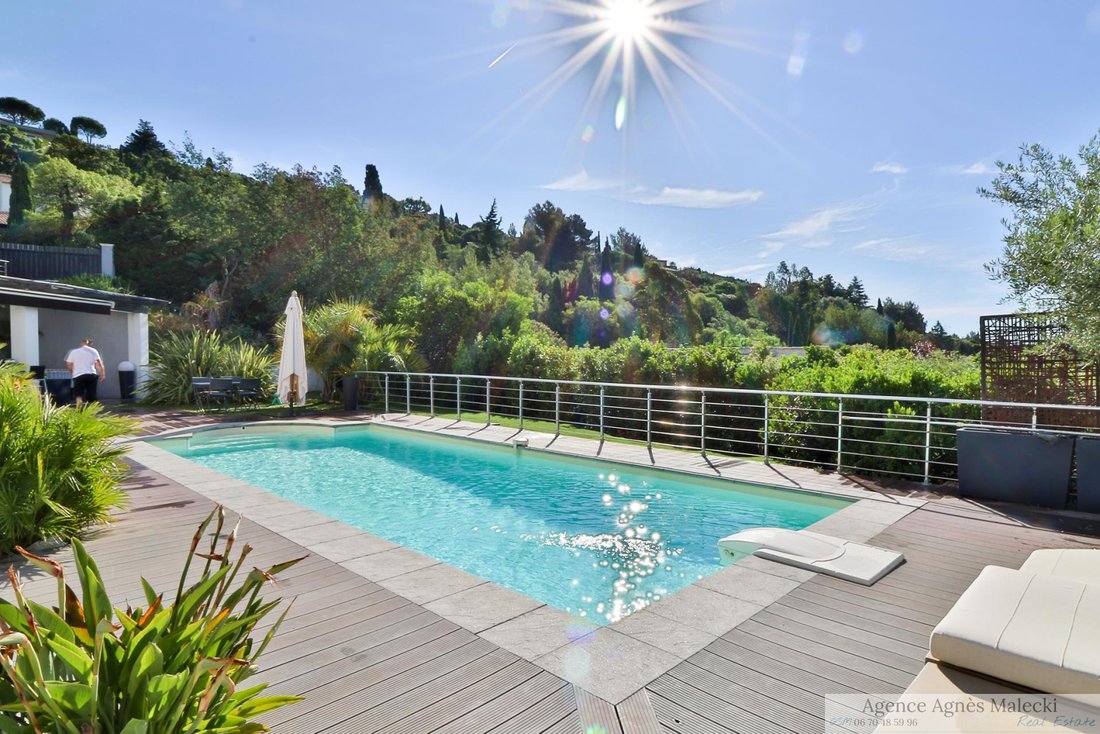 Estate in Nord, Cavalaire-sur-Mer, France 1 - 15389864