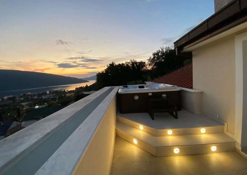 Apartment in Herceg Novi, Herceg Novi Municipality, Montenegro 2 - 15391009