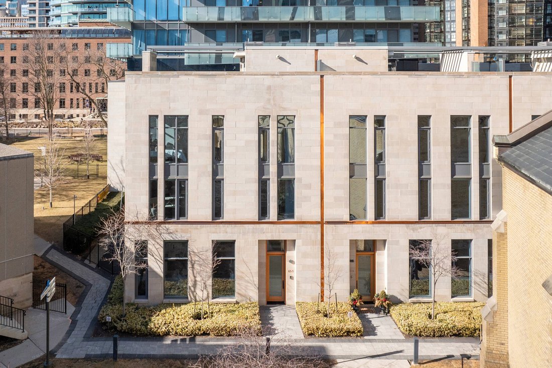 Condo in Toronto, Ontario, Canada 1 - 15392789