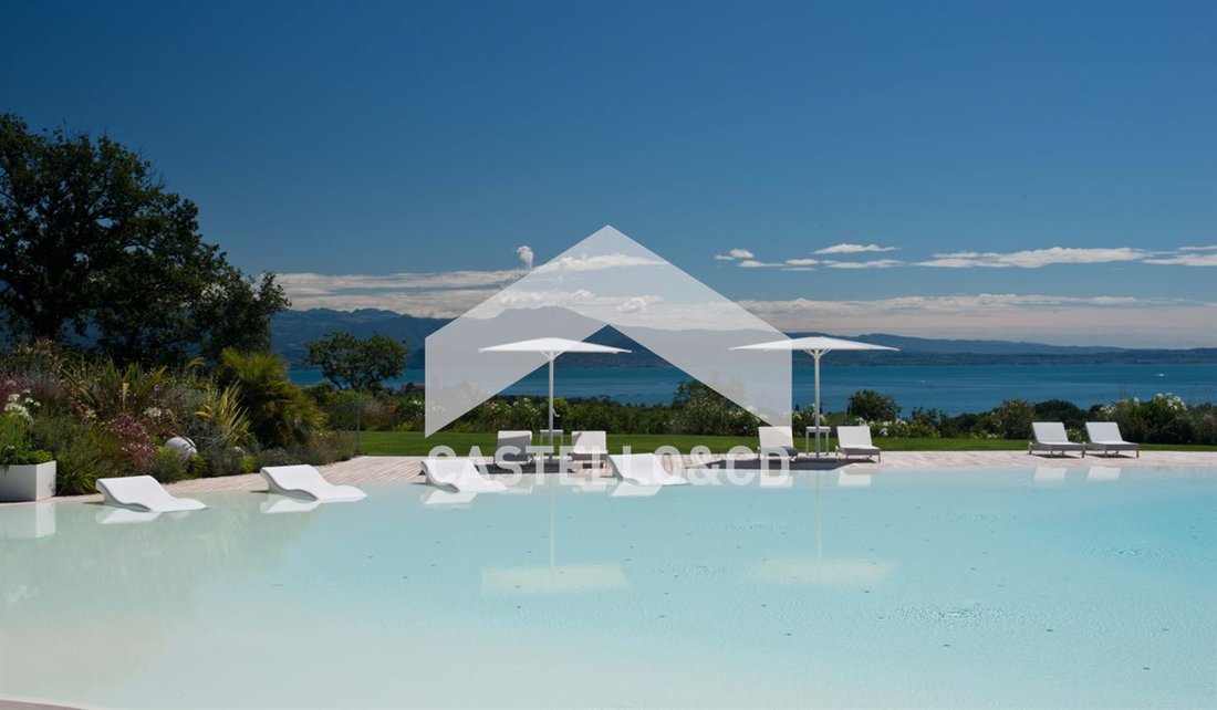 Villa in Hill Zone, Padenghe sul Garda, Lombardy 2 - 15392852