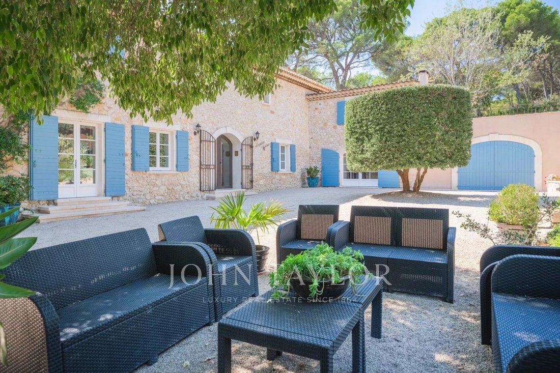 Country House in Granettes-Jauberte-Sainte Anne, Aix-en-Provence, France 3 - 13326123