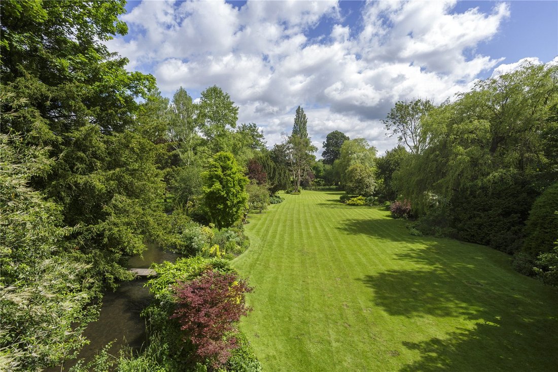 House in Nascot Wood, Watford, England 2 - 15391135