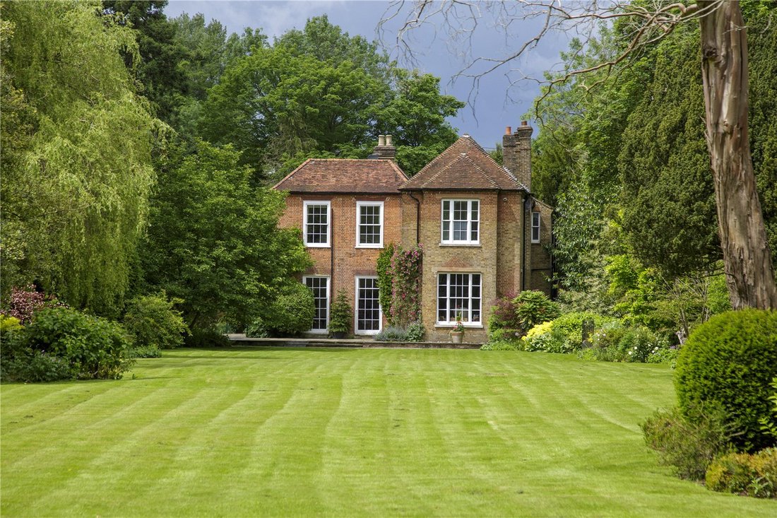 House in Nascot Wood, Watford, England 2 - 15391135