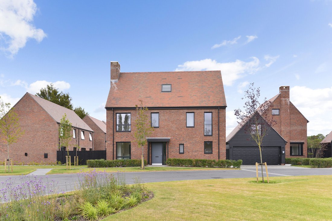House in Alfold, England 2 - 15391802