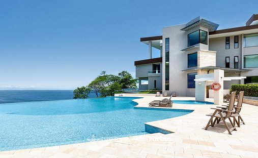 House in Playa Herradura, Puntarenas Province, Costa Rica 1