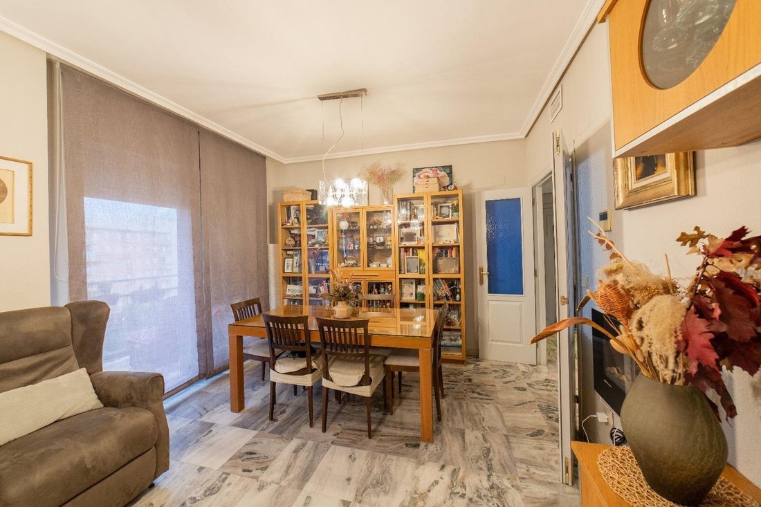 Apartment in Distrito San Pablo-Santa Justa, Seville, Spain 5 - 15392217