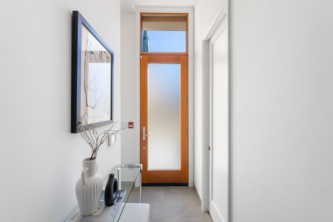 Condo in Toronto, Ontario, Canada 3 - 15392789
