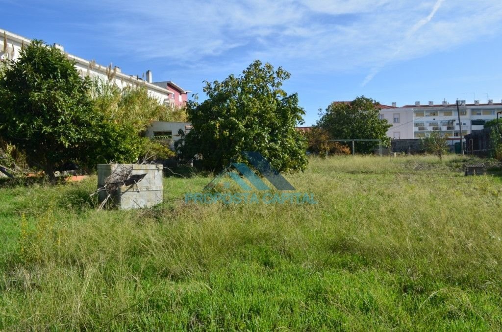 Land in Alcantara, Lisbon, Portugal 2 - 15046598