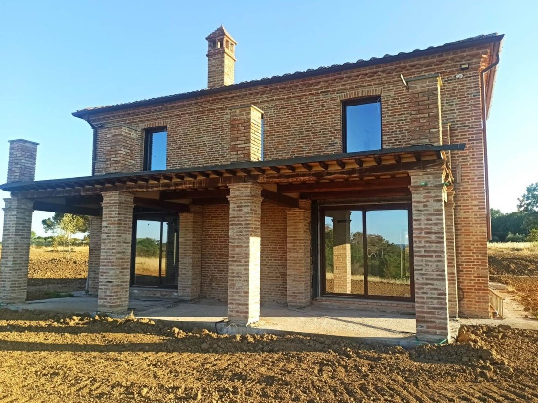 Castiglione del Lago, Umbria, Italy 2 - 15392205