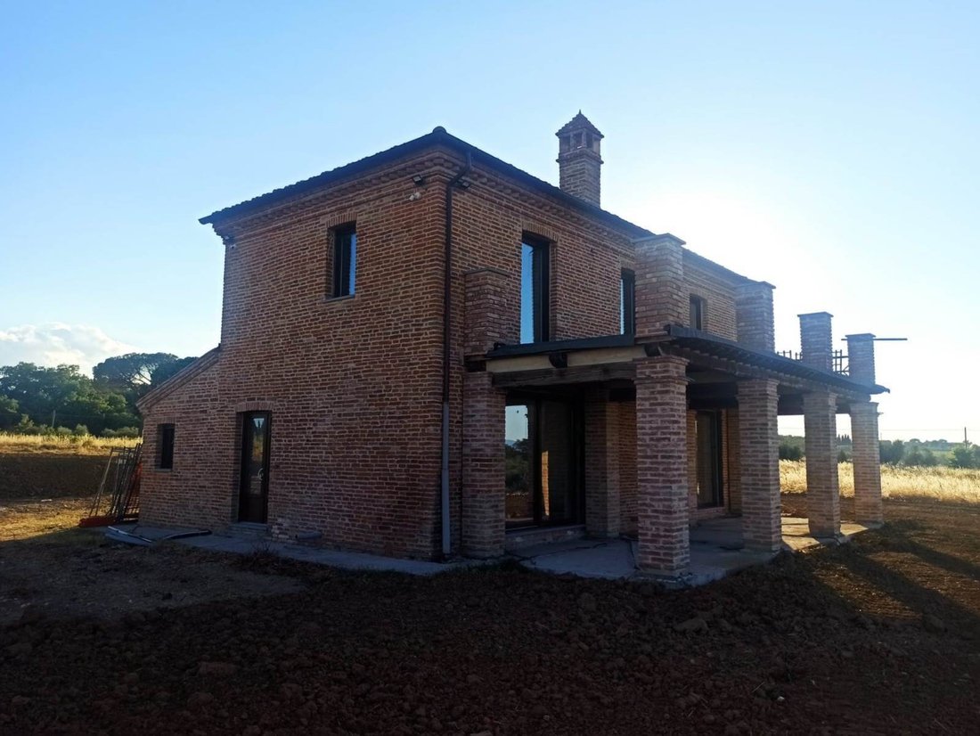 Castiglione del Lago, Umbria, Italy 4 - 15392205