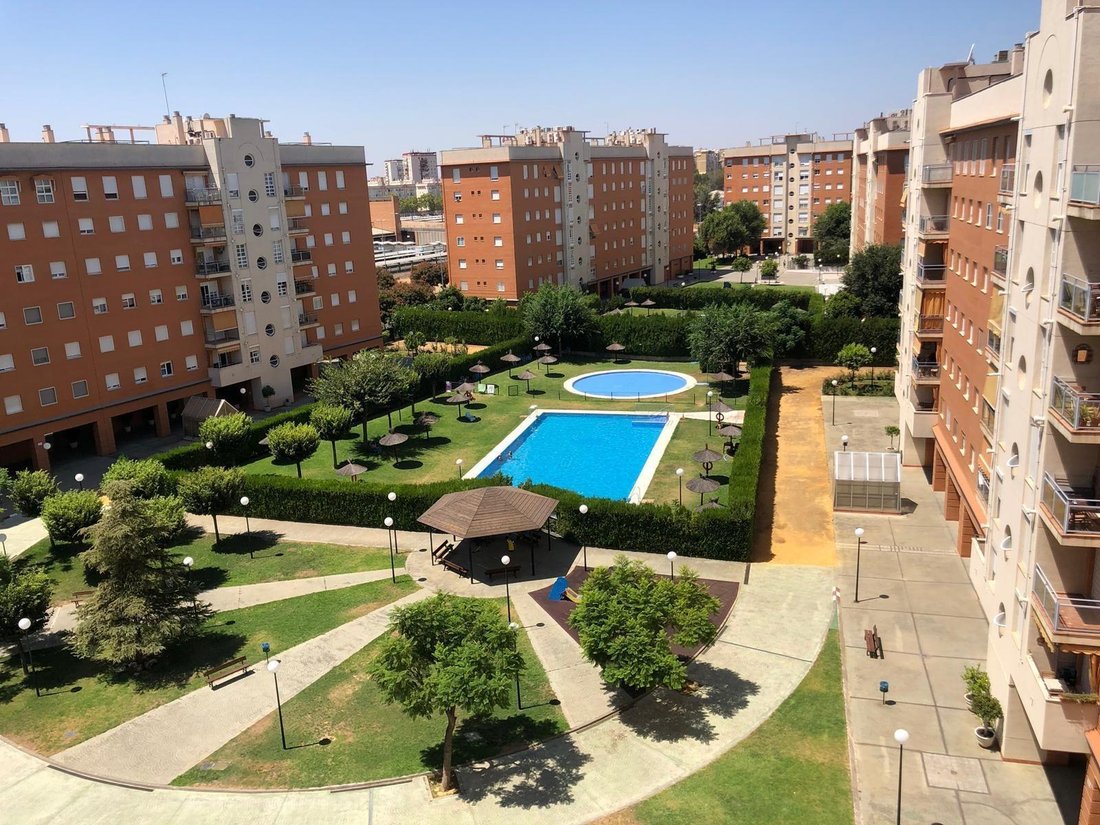 Apartment in Distrito San Pablo-Santa Justa, Seville, Spain 1 - 15392208