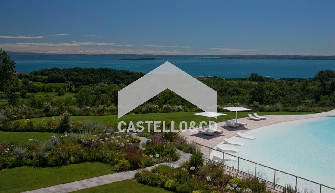 Villa in Hill Zone, Padenghe sul Garda, Lombardy 3 - 15392852