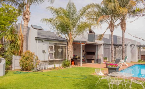 House in Worcester, Western Cape, South Africa 1