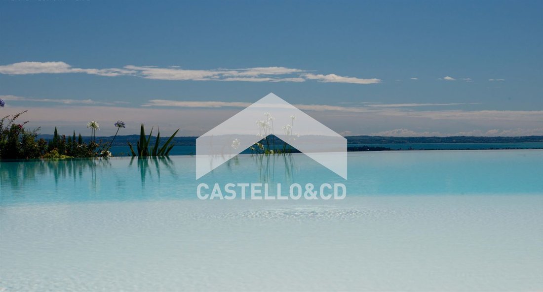 Villa in Hill Zone, Padenghe sul Garda, Lombardy 4 - 15392852
