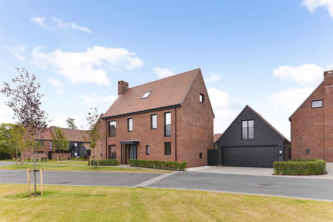 House in Alfold, England 1 - 15391802