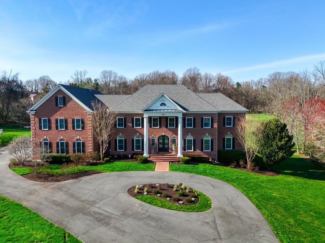 House in Great Falls, Virginia, United States 2 - 15392890